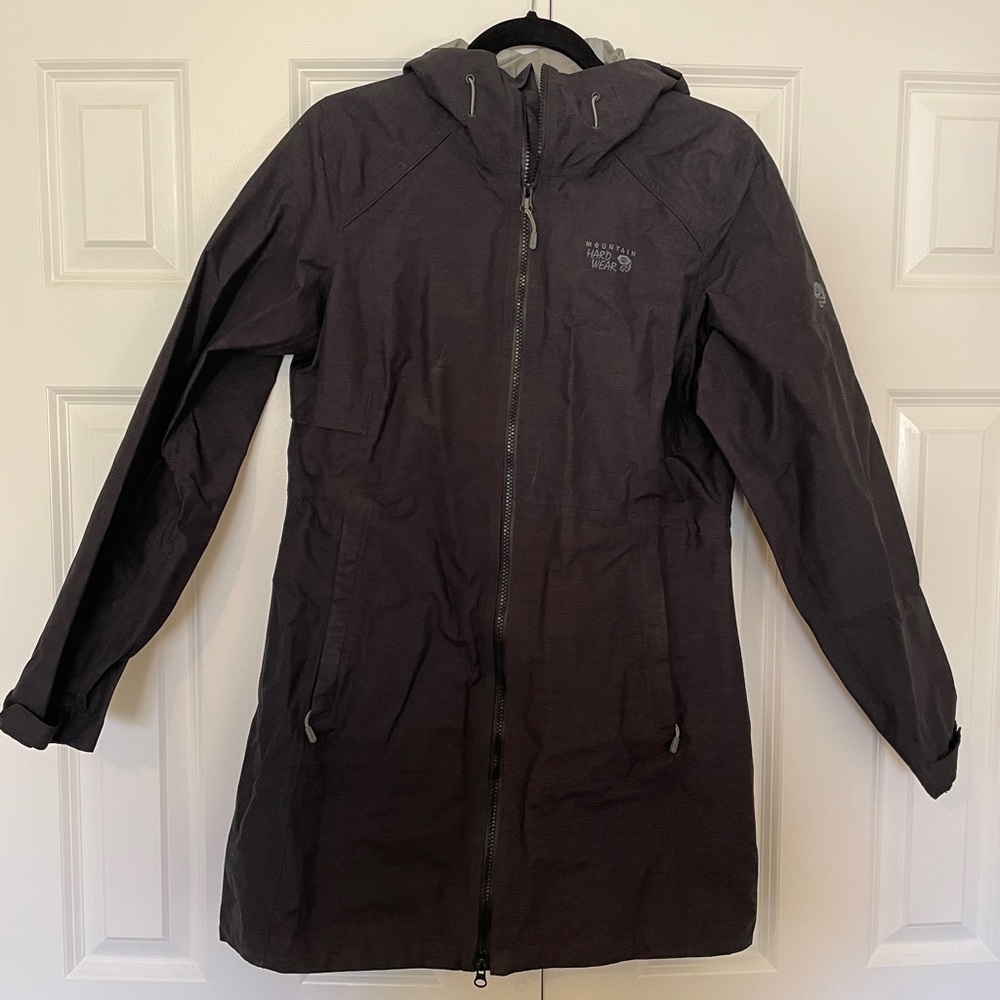 Mountain hardwear raincoat